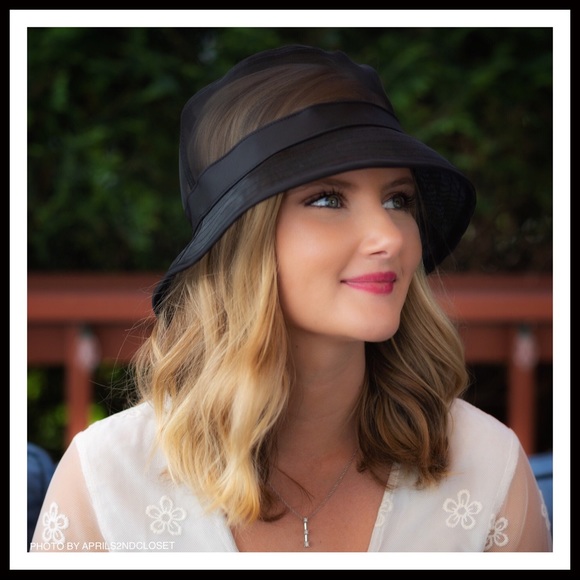 STEVE MADDEN LUXE BLACK MESH BUCKET HAT - Picture 6 of 8